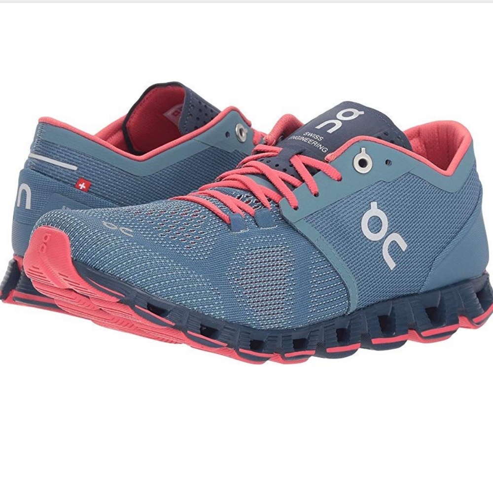 ON RUNNING Cloud X Women’s size 7.5